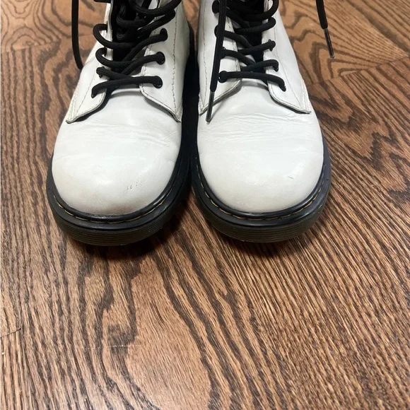 Big kid size 4 doc martens boots - Picture 3 of 6